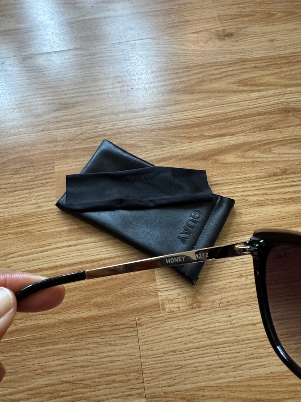 Quay ‘Honey’ Cat Eye Sunglasses 😎 - Picture 5 of 8
